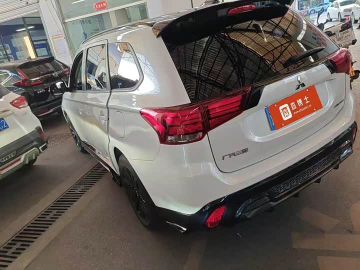 Outlander 2021 2.0L 2WD Sport Edition 5-Seater - zdjęcie 17