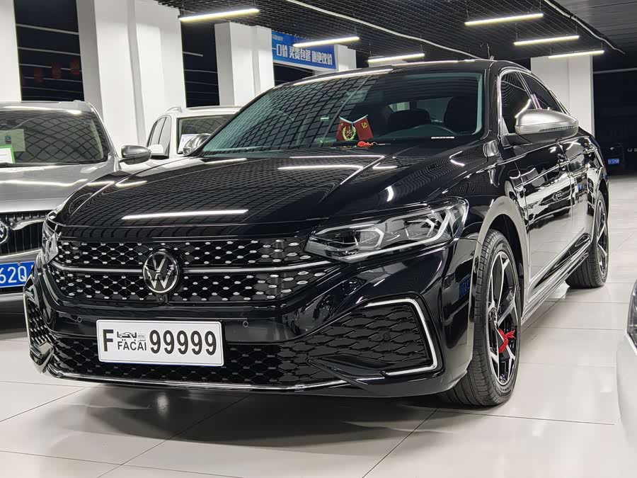 Passat 2023 330TSI Starry Luxury - zdjęcie 1