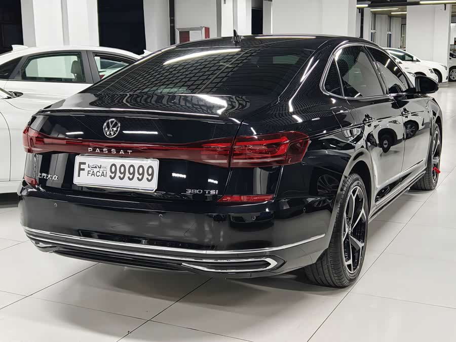 Passat 2023 330TSI Starry Luxury - zdjęcie 3