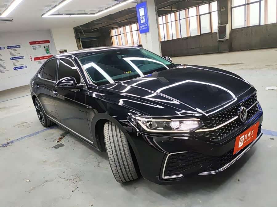 Passat 2024 380TSI Starry Dragon Edition - zdjęcie 1