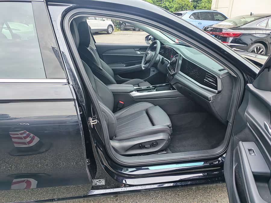 Passat 2025 Pro 380TSI Dragon Edition - zdjęcie 16