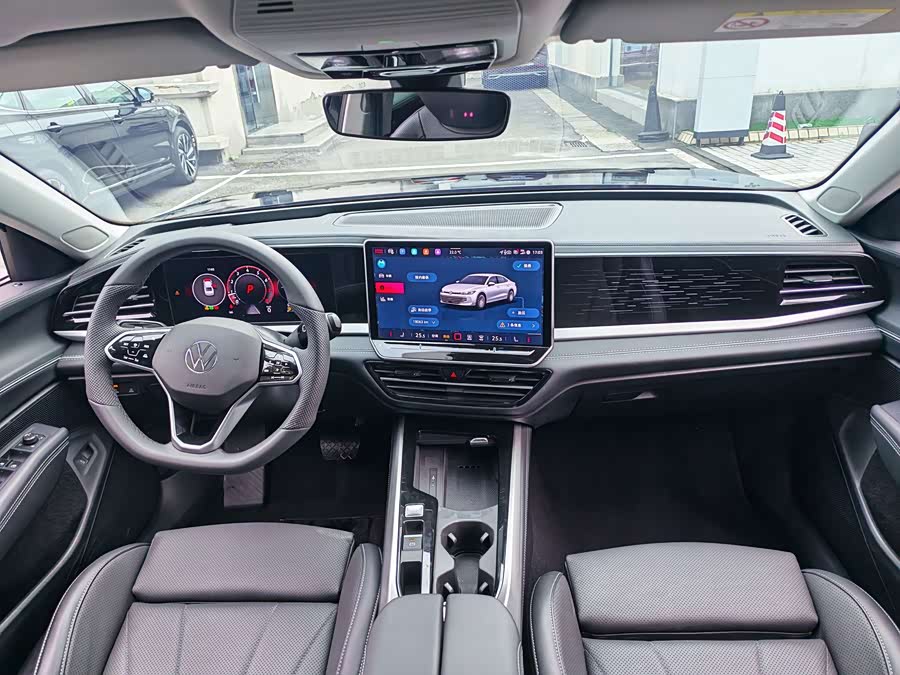 Passat 2025 Pro 380TSI Dragon Edition - zdjęcie 17