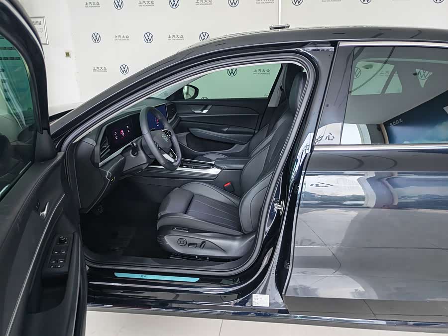 Passat 2025 Pro 380TSI Dragon Edition - zdjęcie 4