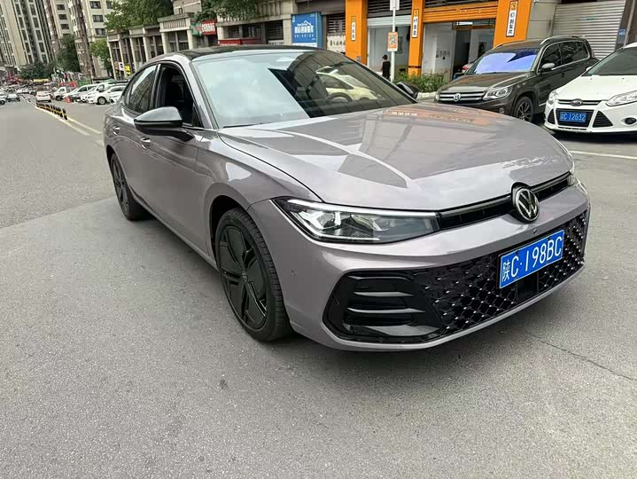Passat 2025 Pro 380TSI Starry Dragon Edition - zdjęcie 12