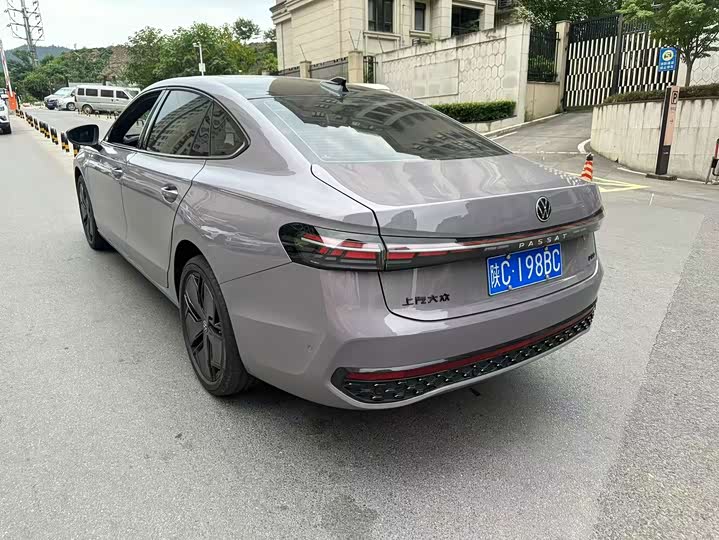 Passat 2025 Pro 380TSI Starry Dragon Edition - zdjęcie 16