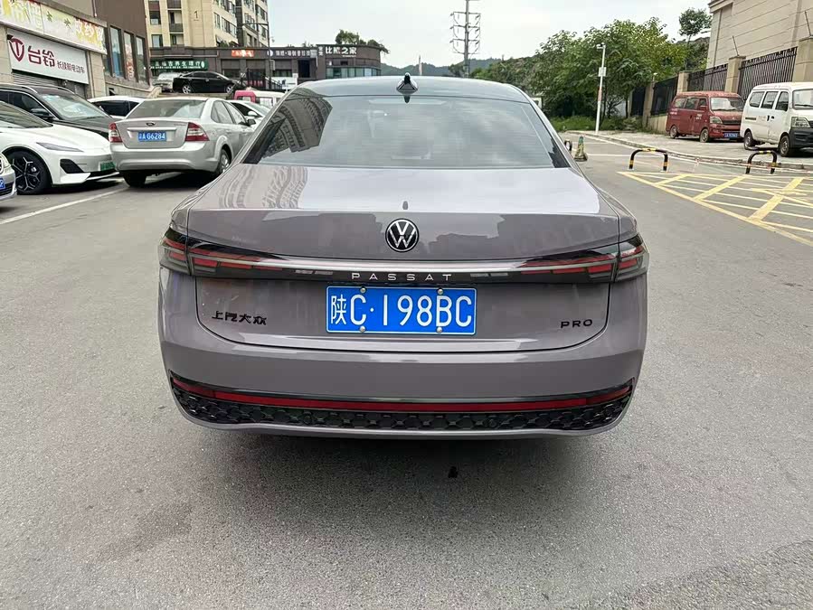 Passat 2025 Pro 380TSI Starry Dragon Edition - zdjęcie 8
