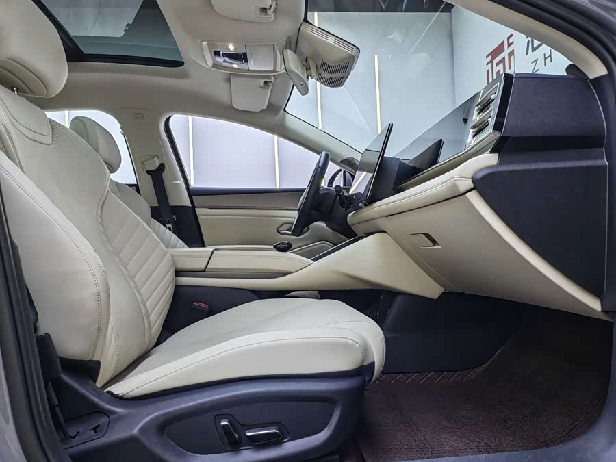 Qin L 2024 DM-i 120KM Super - zdjęcie 10