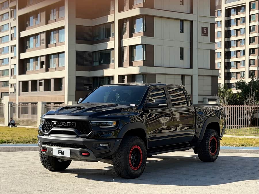 RAM Trucks 2022 6.2T US Version - zdjęcie 2