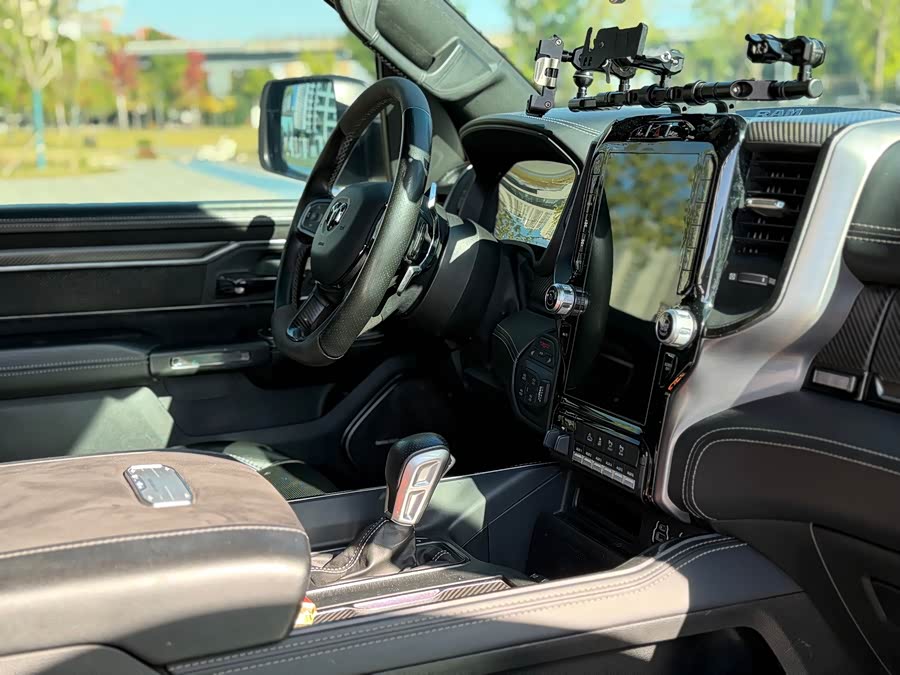 RAM Trucks 2022 6.2T US Version - zdjęcie 11