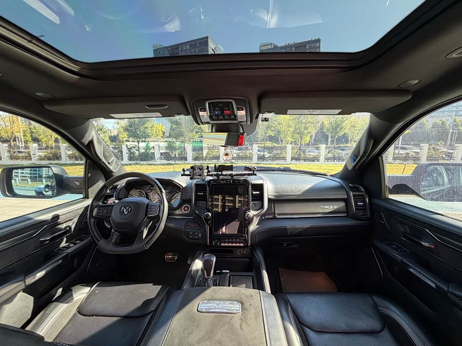 RAM Trucks 2022 6.2T US Version - zdjęcie 14