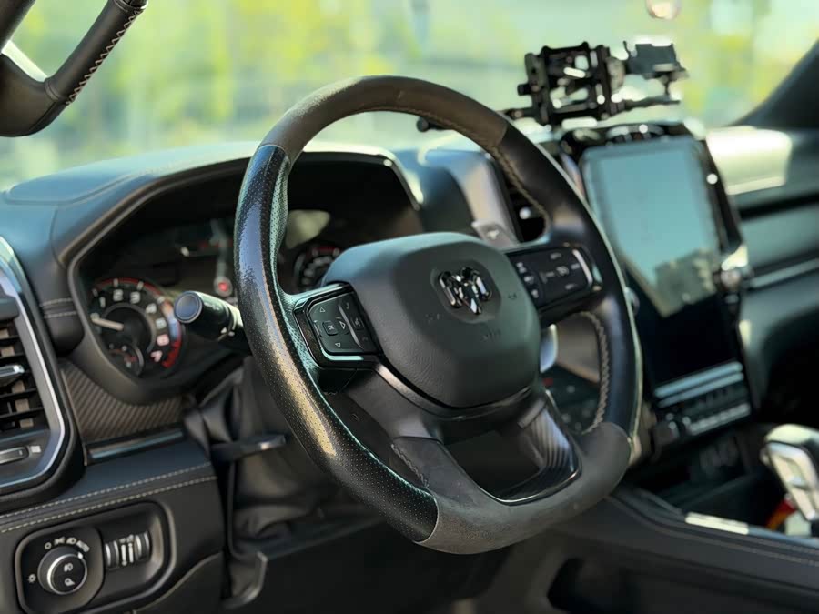 RAM Trucks 2022 6.2T US Version - zdjęcie 6