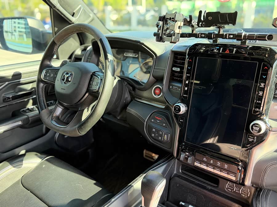 RAM Trucks 2022 6.2T US Version - zdjęcie 10