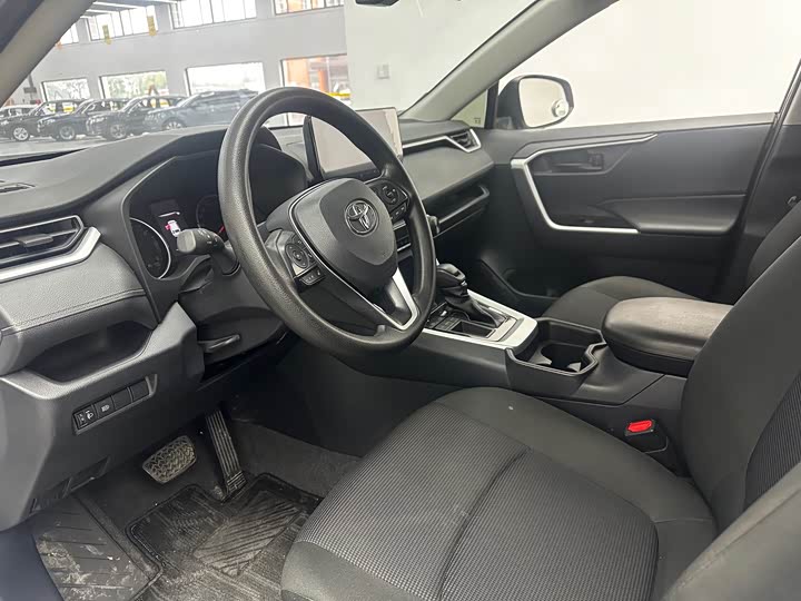 RAV4 2024 2.0L CVT 2WD Urban - zdjęcie 15