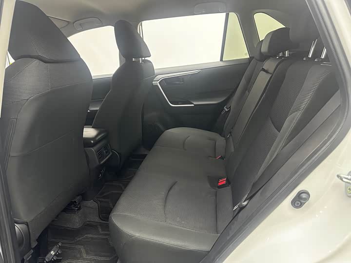RAV4 2024 2.0L CVT 2WD Urban - zdjęcie 20