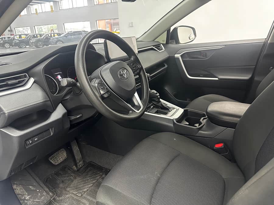 RAV4 2024 2.0L CVT 2WD Urban - zdjęcie 4