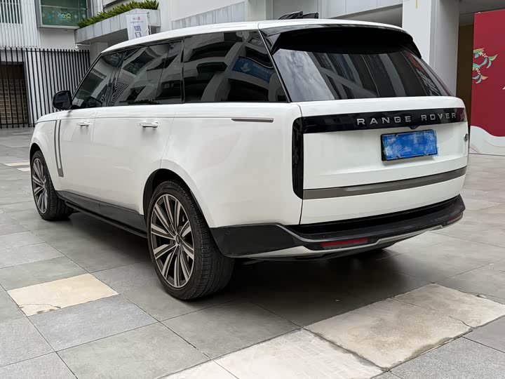 Range Rover 2024 3.0 L6 400PS Long Wheelbase Seven-Seater - zdjęcie 17
