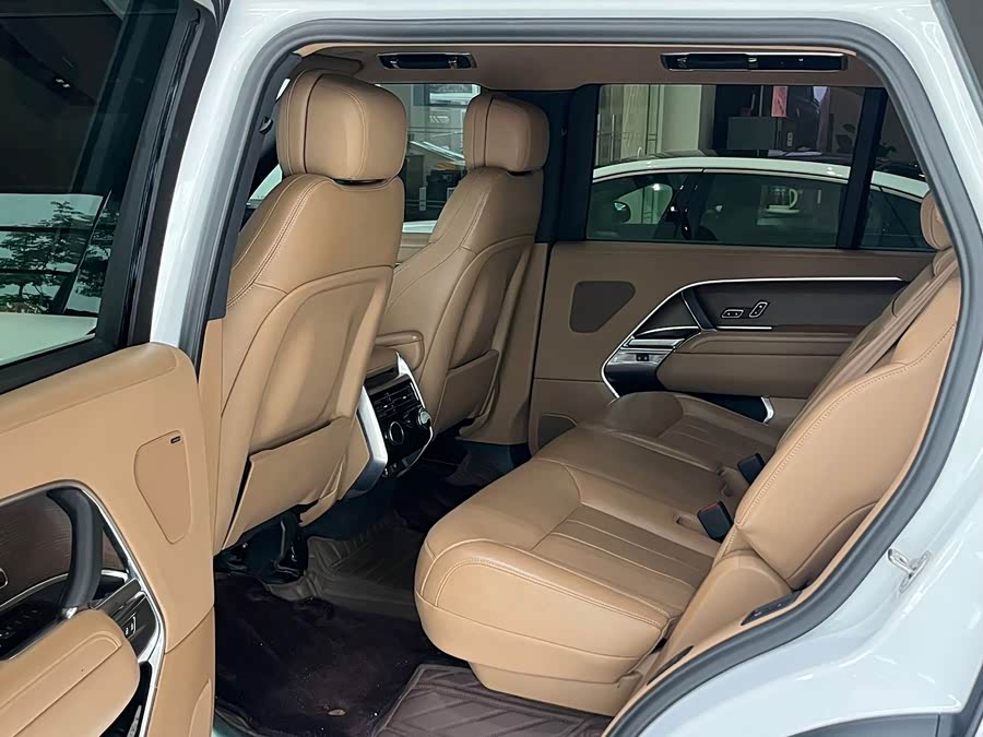 Range Rover 2024 3.0 L6 400PS Long Wheelbase Seven-Seater - zdjęcie 8