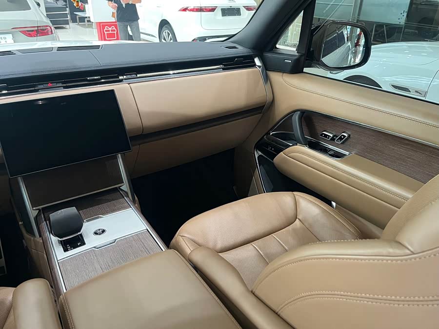 Range Rover 2024 3.0 L6 400PS Long Wheelbase Seven-Seater - zdjęcie 9