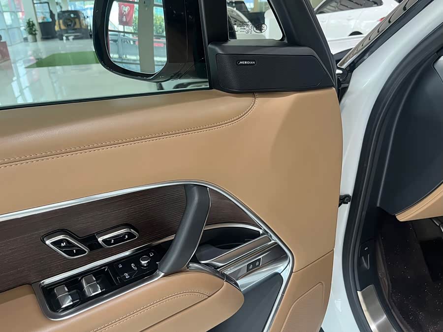 Range Rover 2024 3.0 L6 400PS Long Wheelbase Seven-Seater - zdjęcie 10