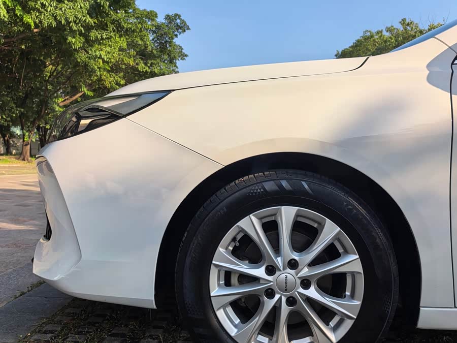Roewe i5 2023 1.5L Manual Superior - zdjęcie 17