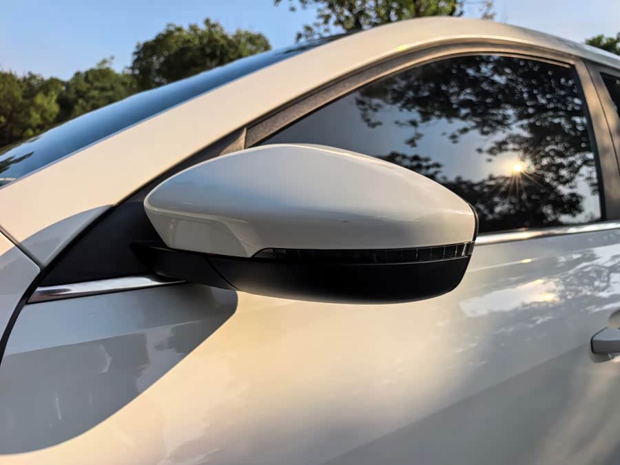 Roewe i5 2023 1.5L Manual Superior - zdjęcie 18