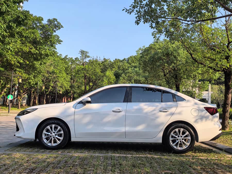Roewe i5 2023 1.5L Manual Superior - zdjęcie 7