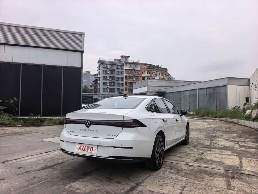 Sagitar 2026 L 300TSI DSG Luxury - zdjęcie 7