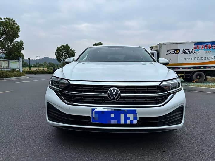 Sagitar 300TSI DSG Flyover Edition - zdjęcie 12