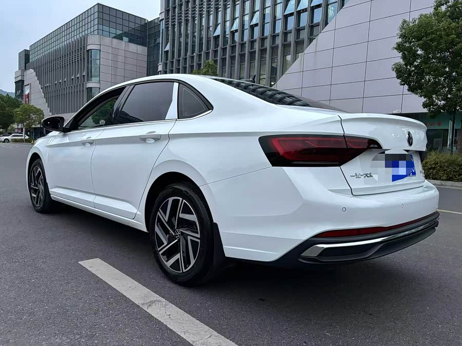 Sagitar 300TSI DSG Flyover Edition - zdjęcie 7