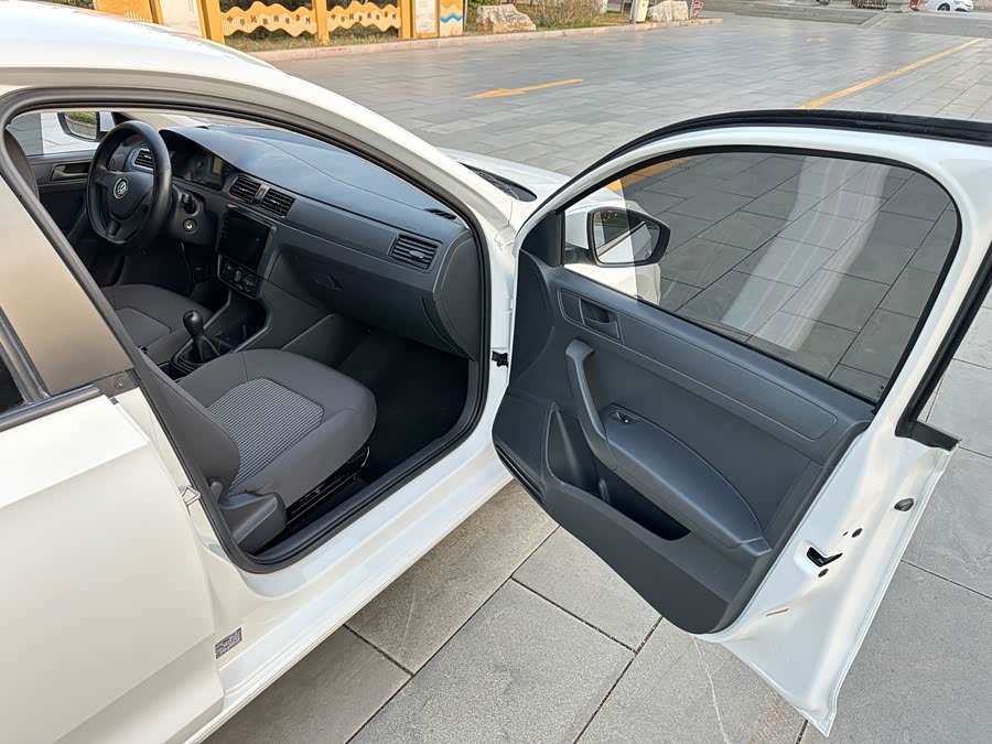 Santana 2021 1.5L Manual Style Version - zdjęcie 12