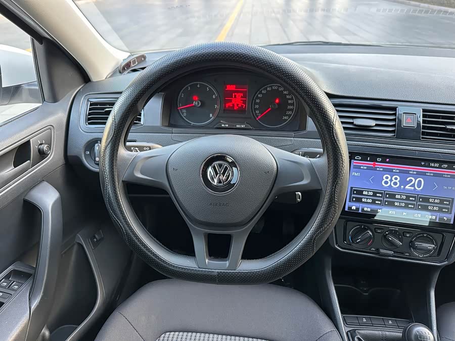 Santana 2021 1.5L Manual Style Version - zdjęcie 14