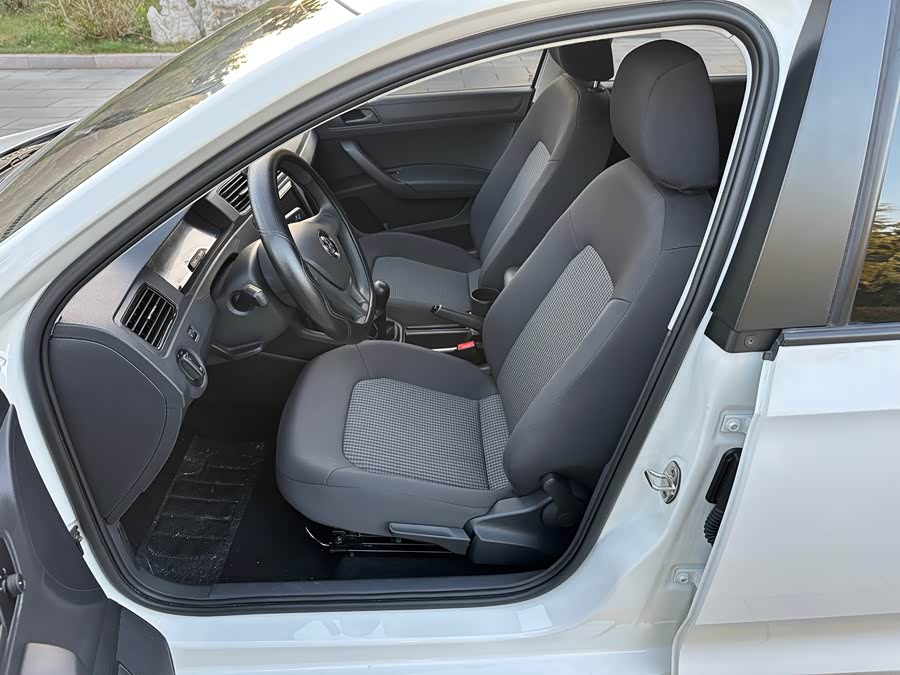 Santana 2021 1.5L Manual Style Version - zdjęcie 10