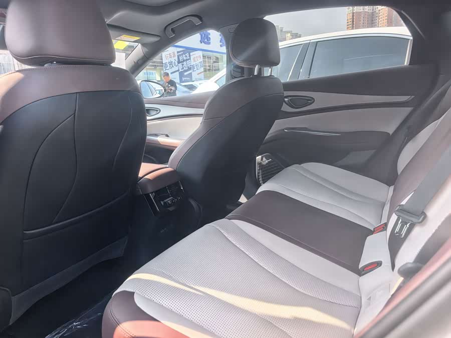 Seal 07 DM-i 1.5T 230km Flagship - zdjęcie 17