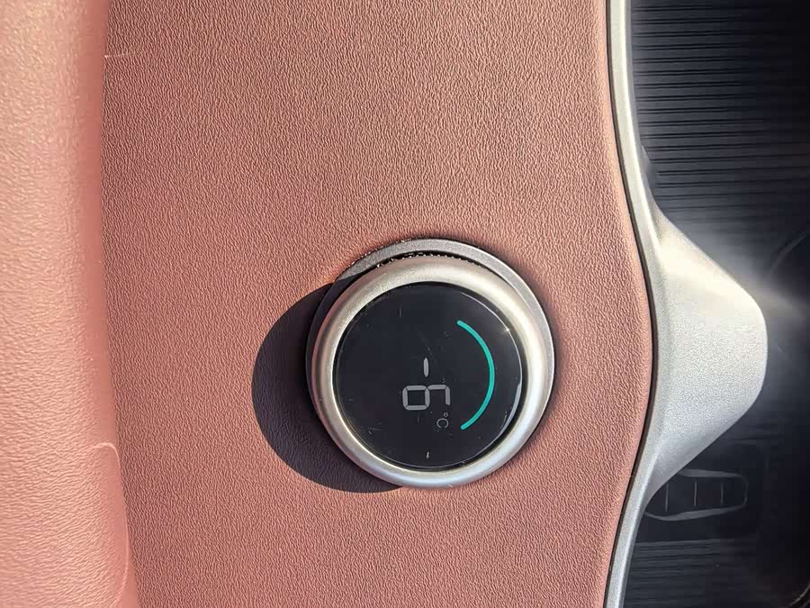 Seal 07 DM-i 1.5T 230km Flagship - zdjęcie 9