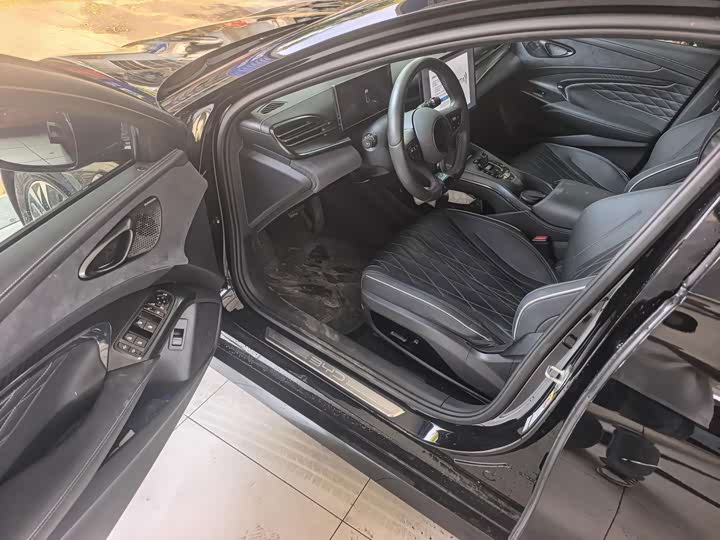 Seal 2023 Champion Edition 550km Premium - zdjęcie 18