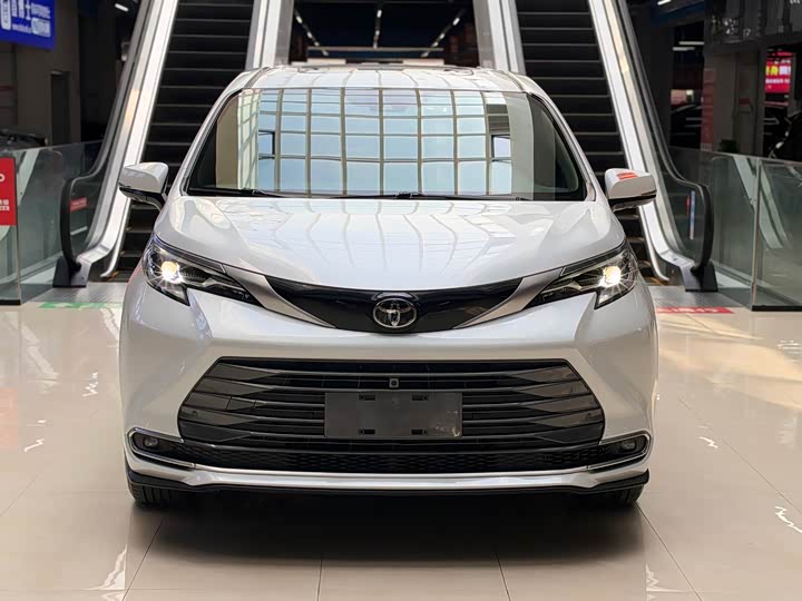 Sienna 2024 2.5L Hybrid 4WD Premium - zdjęcie 20
