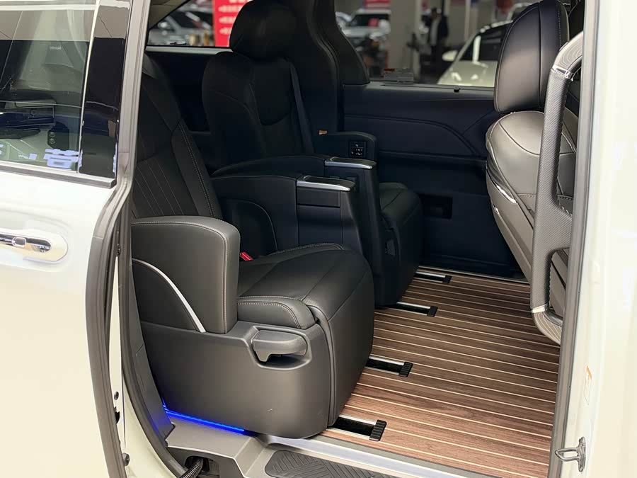 Sienna 2024 2.5L Hybrid 4WD Premium - zdjęcie 6