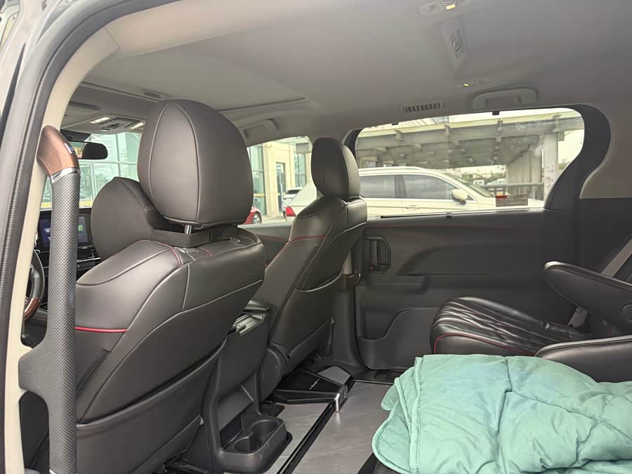 Sienna 2024 2.5L Hybrid Comfort - zdjęcie 4