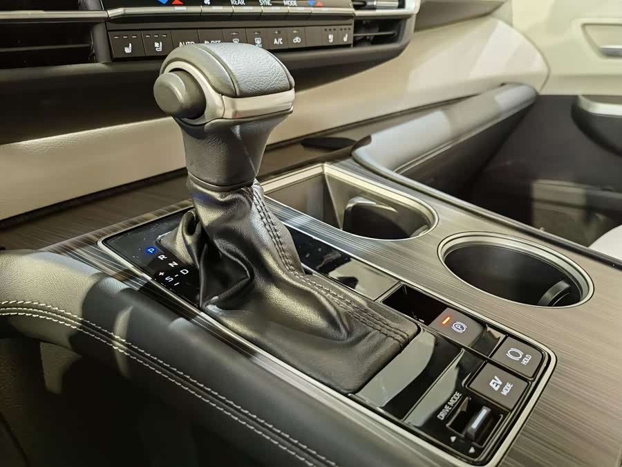 Sienna 2024 2.5L Hybrid Premium - zdjęcie 14