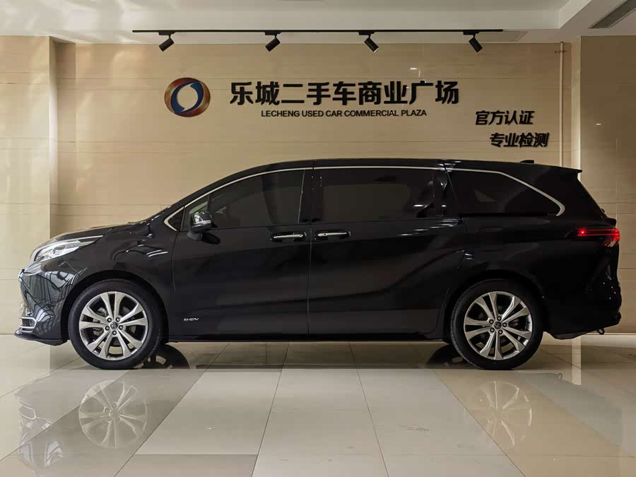 Sienna 2024 2.5L Hybrid Premium - zdjęcie 17