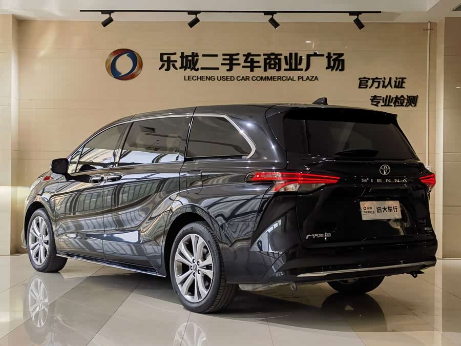 Sienna 2024 2.5L Hybrid Premium - zdjęcie 18