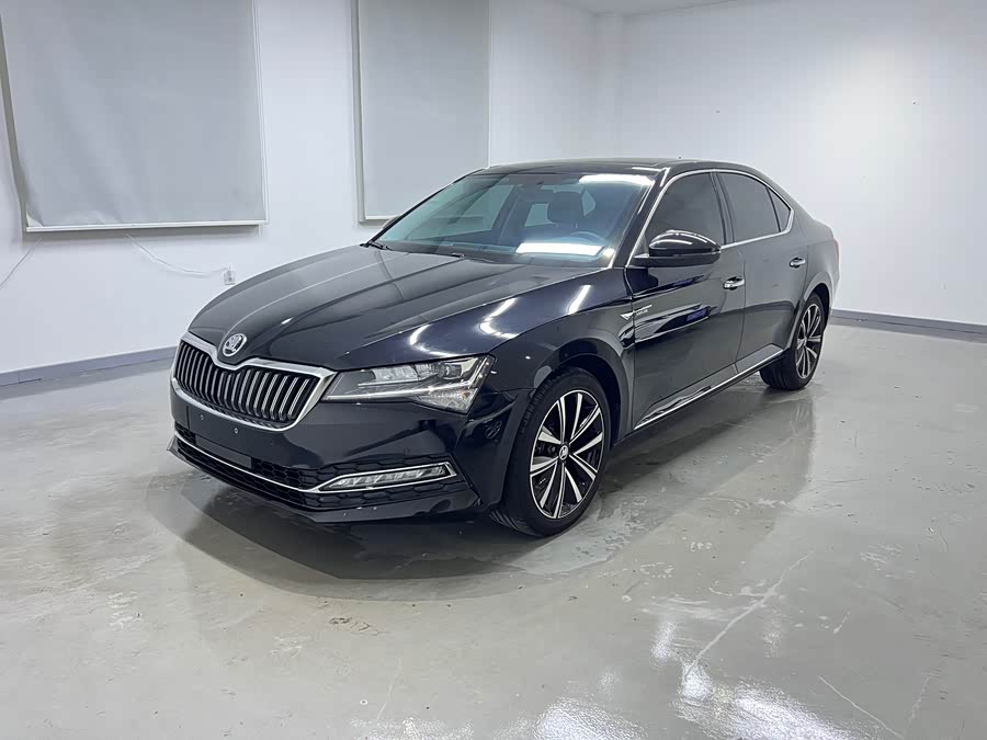 Skoda Superb 2023 TSI280 DSG Luxury - zdjęcie 1