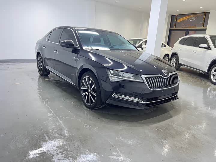 Skoda Superb 2023 TSI280 DSG Luxury - zdjęcie 16