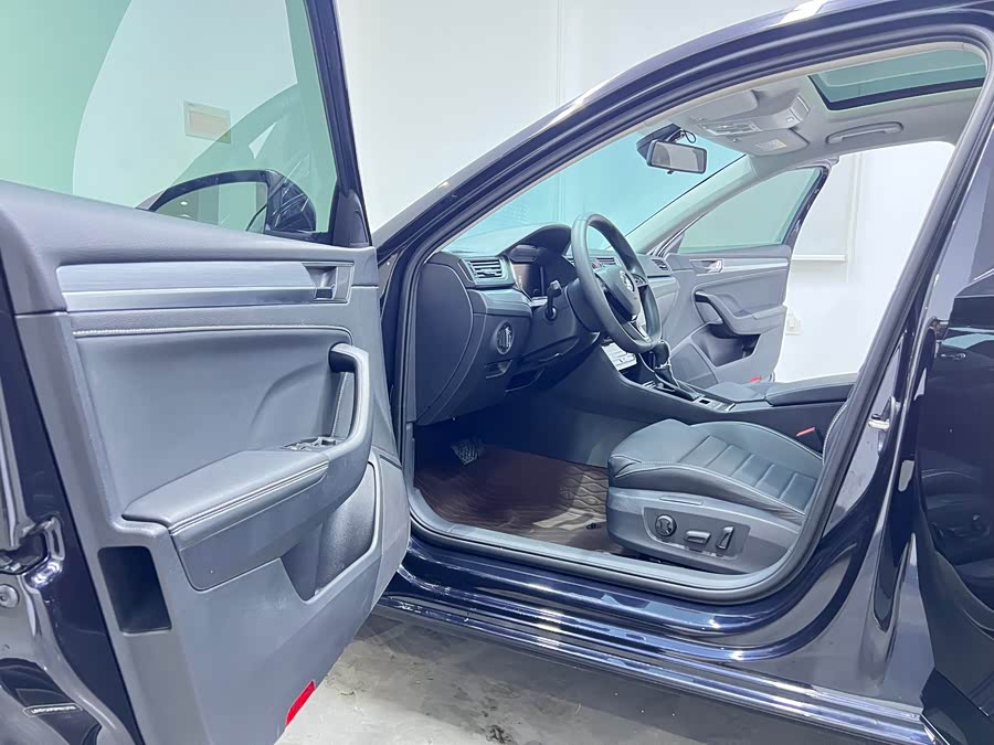 Skoda Superb 2023 TSI280 DSG Luxury - zdjęcie 6