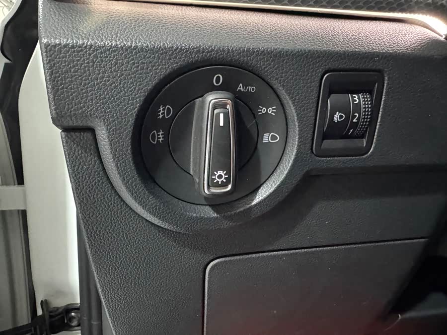 Tayron 2023 200TSI DSG Smart Edition - zdjęcie 11