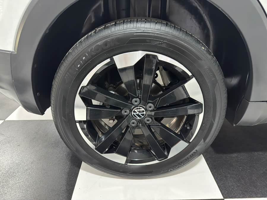 Tayron 2023 200TSI DSG Smart Edition - zdjęcie 14