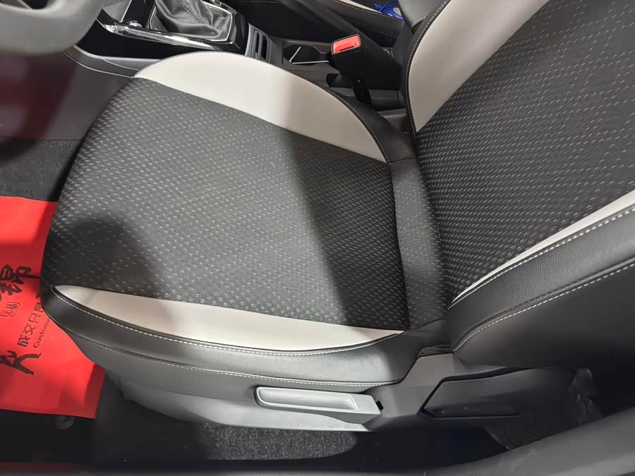 Tayron 2023 200TSI DSG Smart Edition - zdjęcie 8