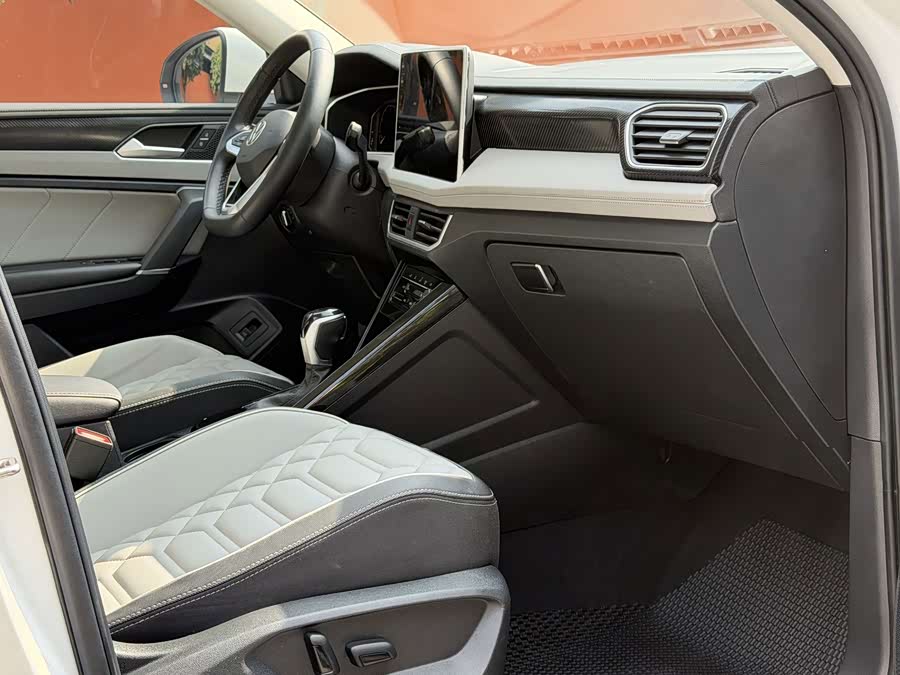 Tayron 2024 330TSI 2WD R-Line High Performance - zdjęcie 4