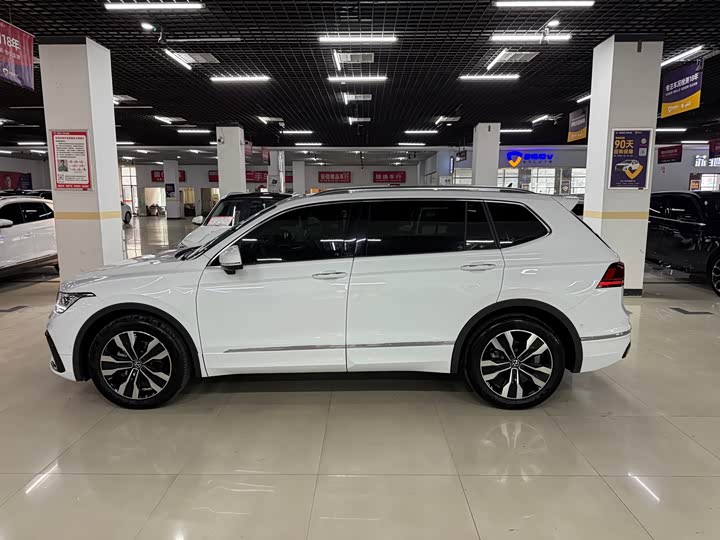 Tiguan L 2025 Outstanding Edition 330TSI Automatic Two-Wheel Drive R-Line Long Glory Version - zdjęcie 16