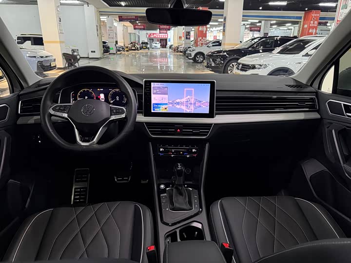 Tiguan L 2025 Outstanding Edition 330TSI Automatic Two-Wheel Drive R-Line Long Glory Version - zdjęcie 19
